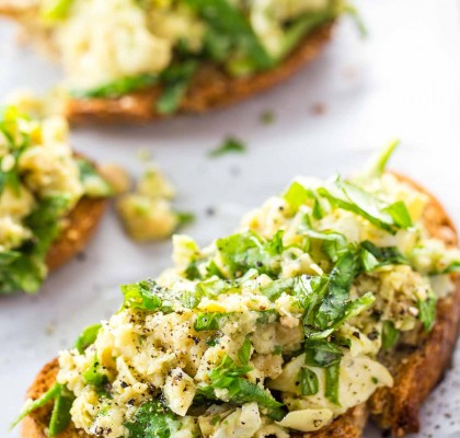Artichoke-Toasts-1