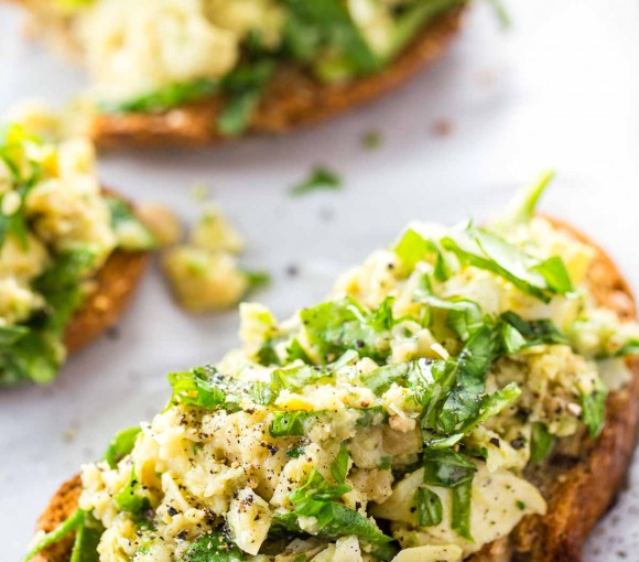 Artichoke-Toasts-1